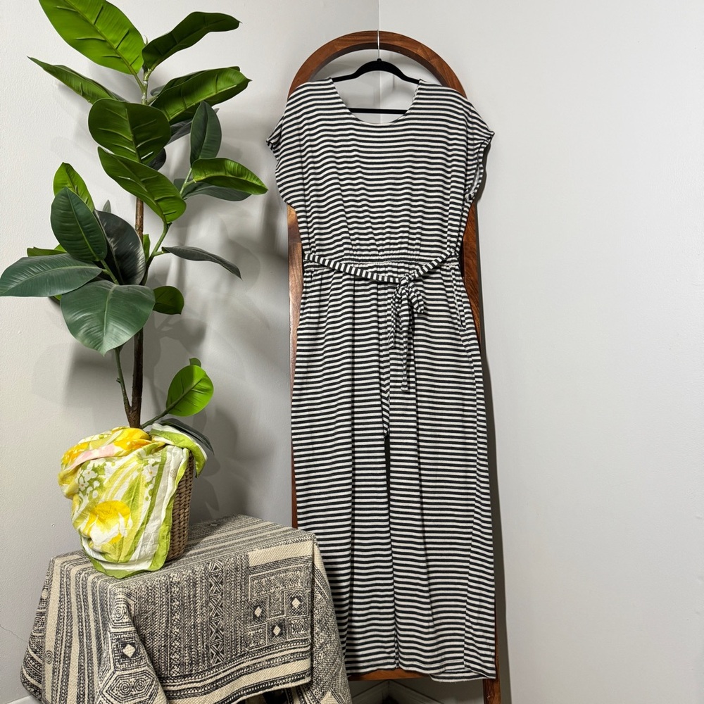 Old Navy XL Striped Stretch Knit Belted Wide Leg Jumpsuit